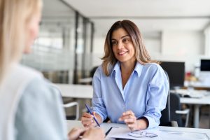 Recruiter conducting a job interview as part of a digital marketing for recruitment strategy focused on attracting qualified candidates.